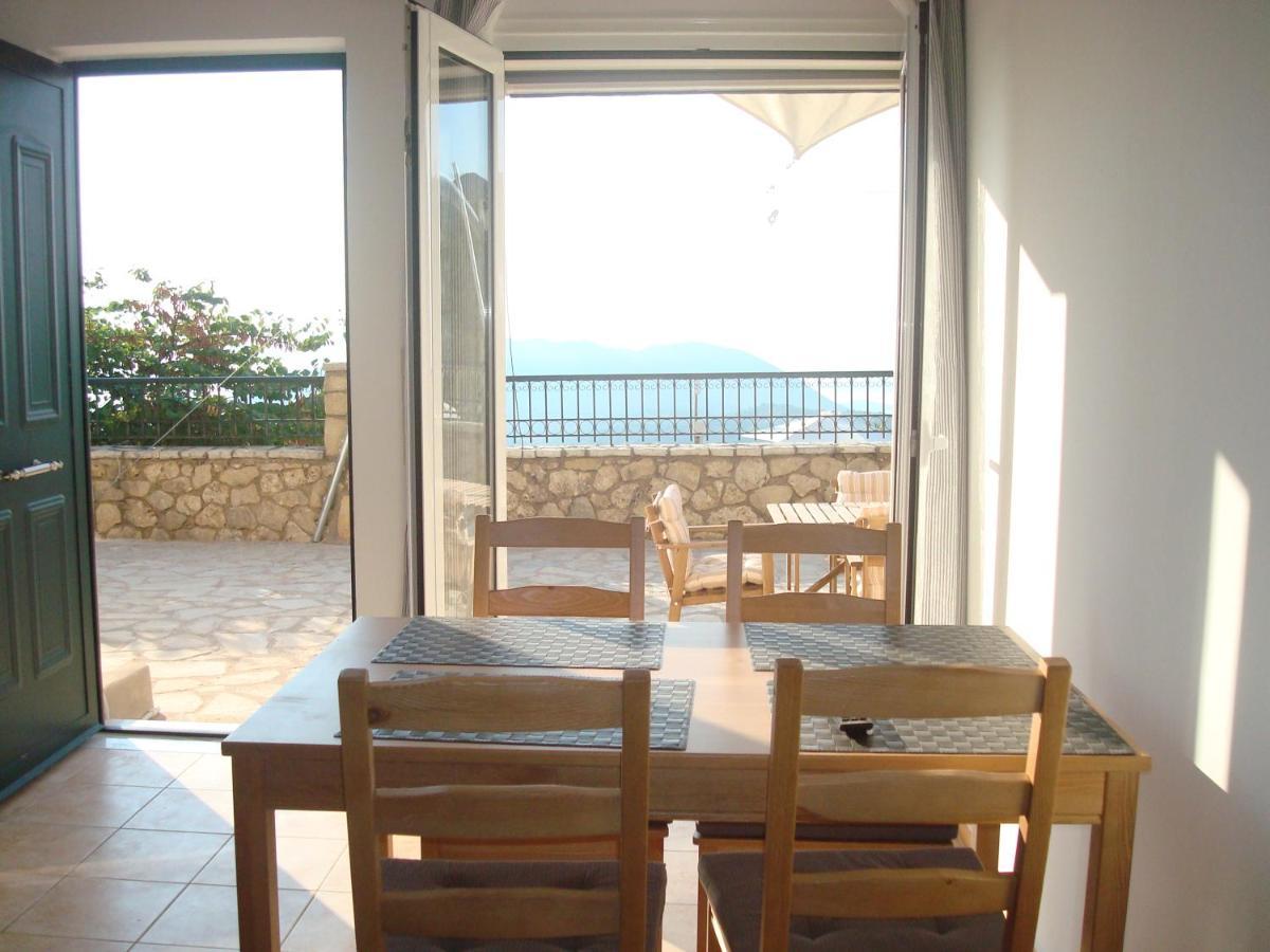 Merlot Village Rental Properties Kariá Екстериор снимка