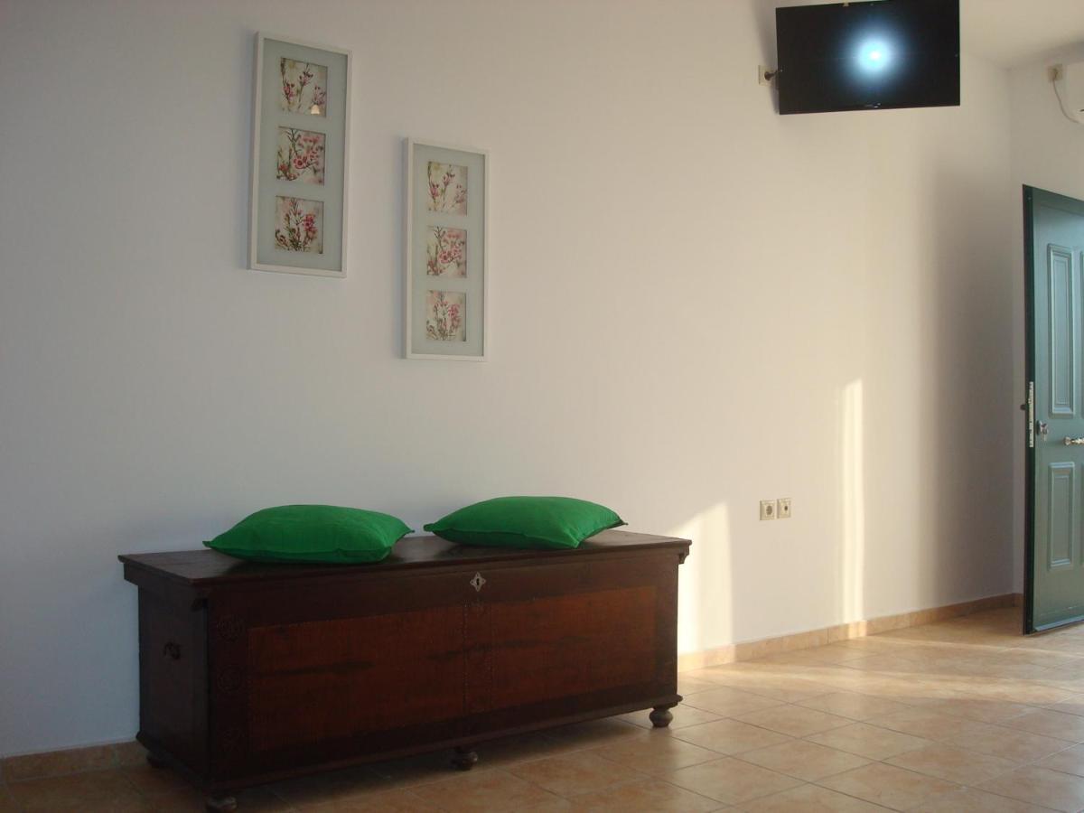 Merlot Village Rental Properties Kariá Екстериор снимка