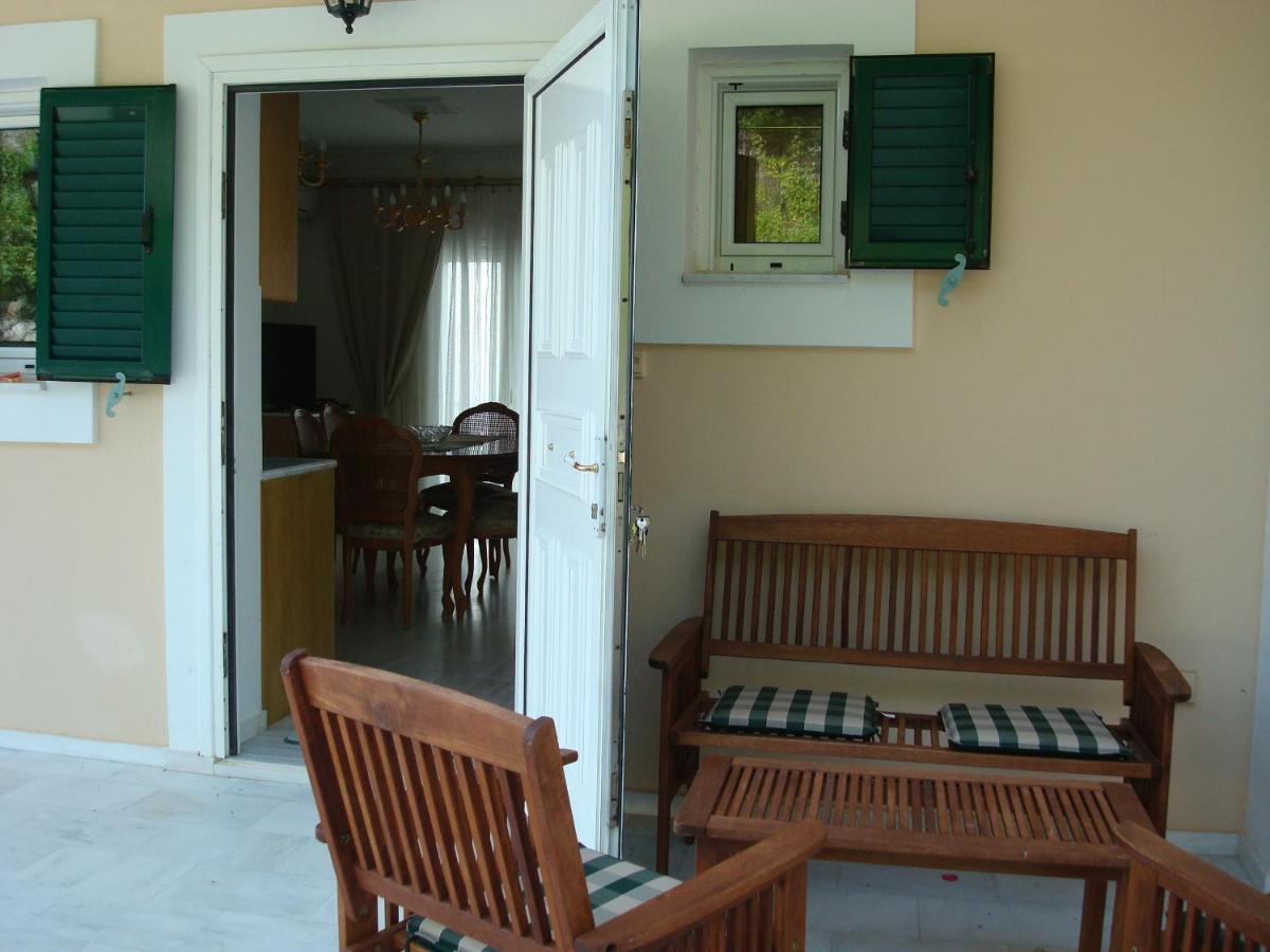 Merlot Village Rental Properties Kariá Екстериор снимка